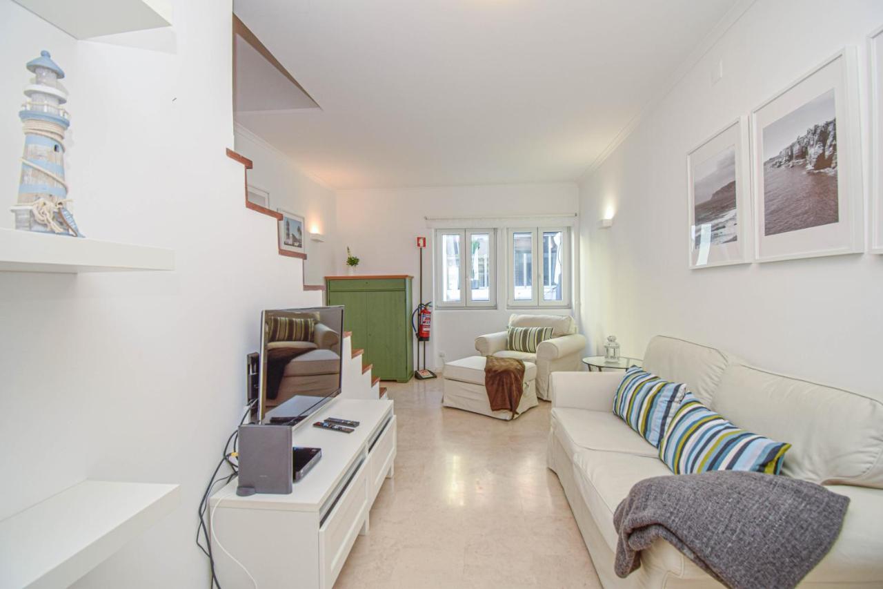 Central Family Apartment - 60 M From The Beach Кашкайш Екстер'єр фото