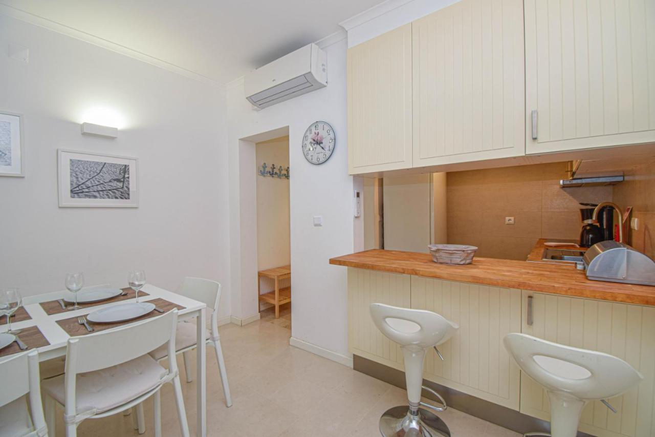 Central Family Apartment - 60 M From The Beach Кашкайш Екстер'єр фото