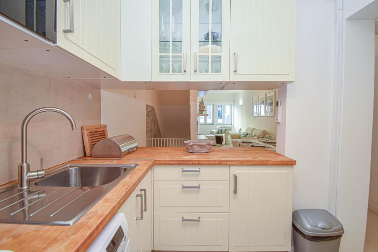 Central Family Apartment - 60 M From The Beach Кашкайш Екстер'єр фото