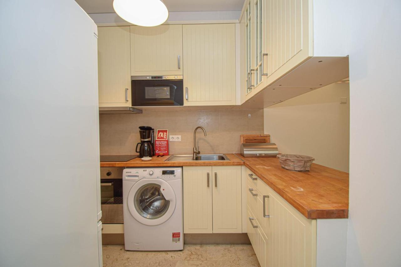 Central Family Apartment - 60 M From The Beach Кашкайш Екстер'єр фото