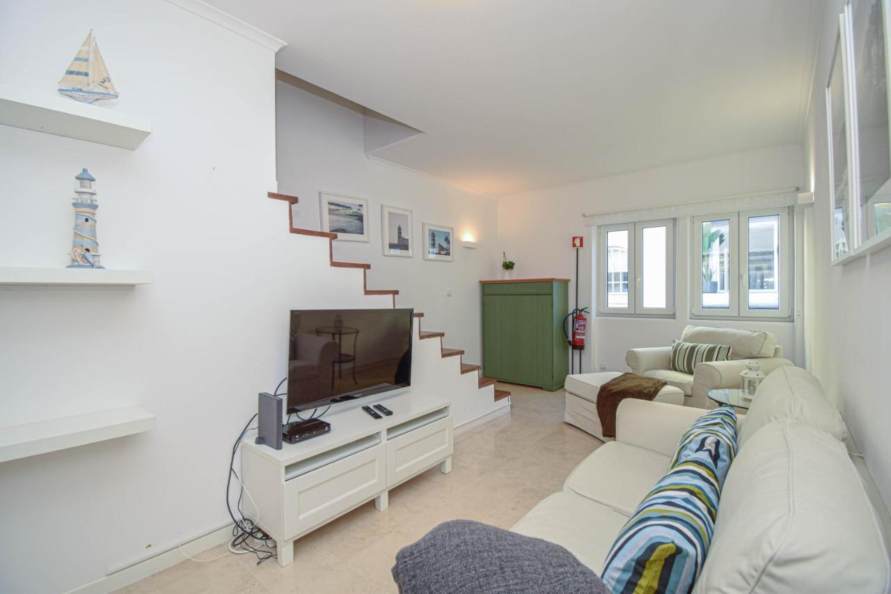 Central Family Apartment - 60 M From The Beach Кашкайш Екстер'єр фото